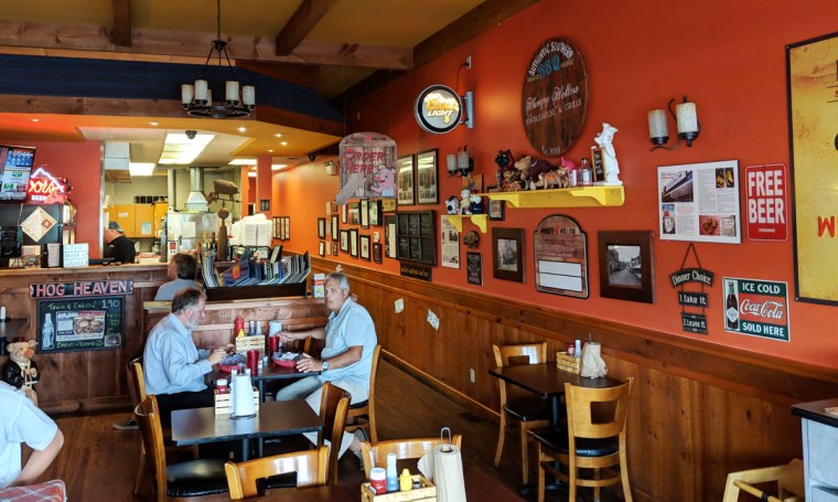 Hungry Hollow Smokehouse & Grille