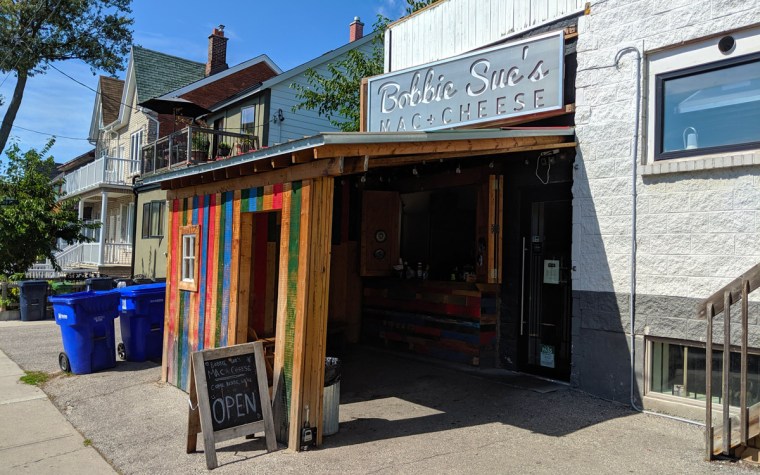 Bobbie Sue's Mac + Cheese