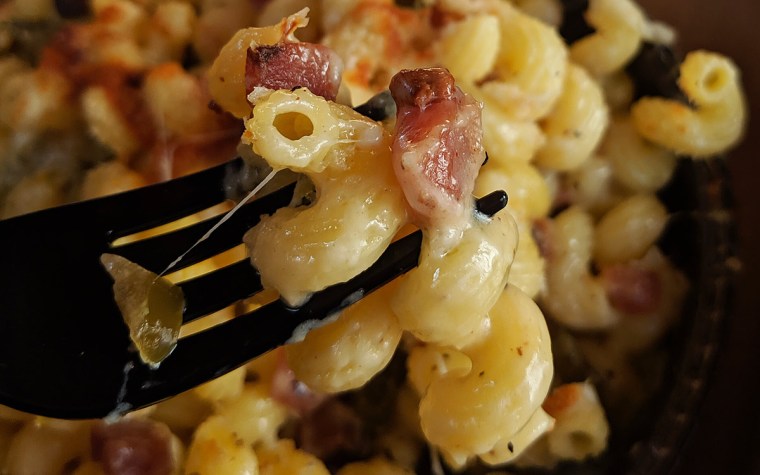 Bobbie Sue's Mac + Cheese