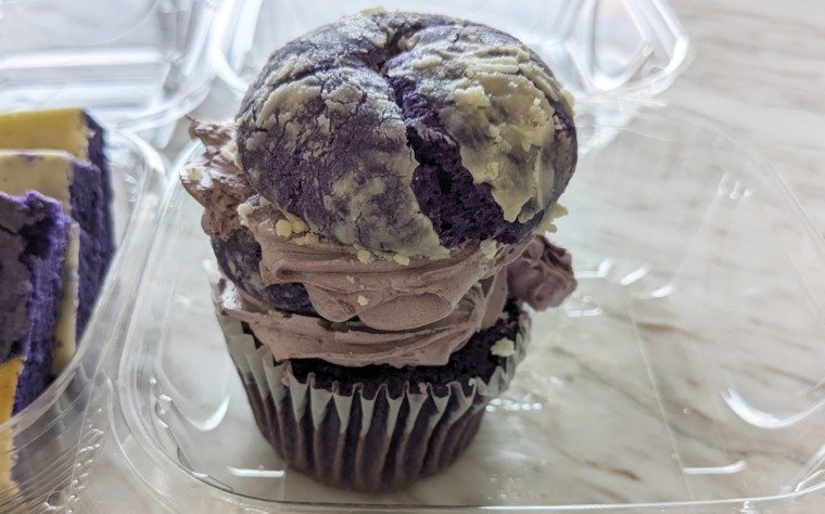 Purple Oven Cakes & Pastries