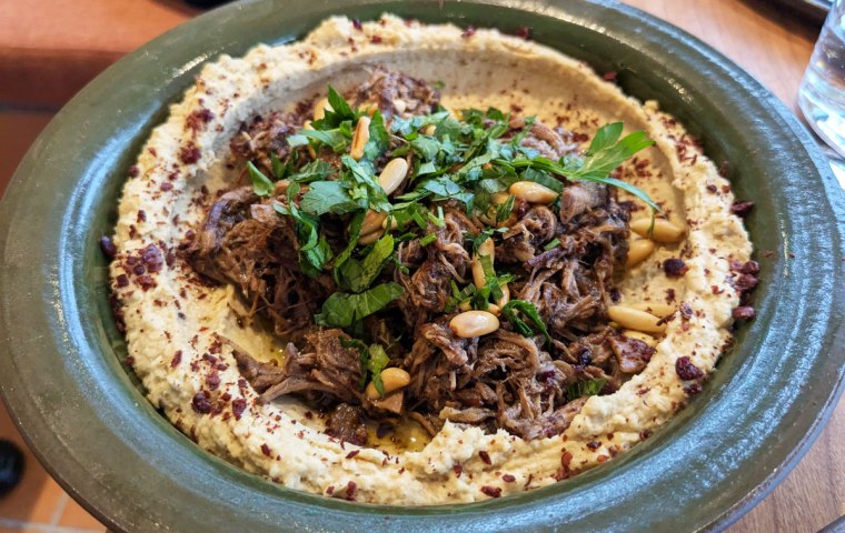 Hummus bil lahma from Louf