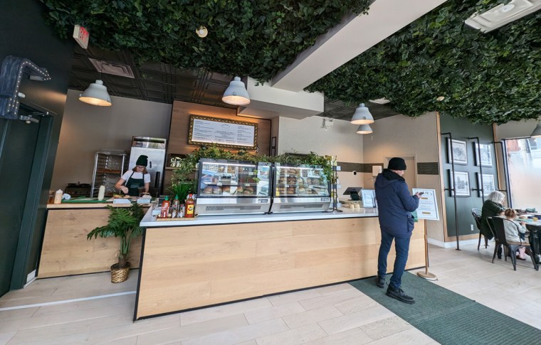 Leslie's Sandwich Room