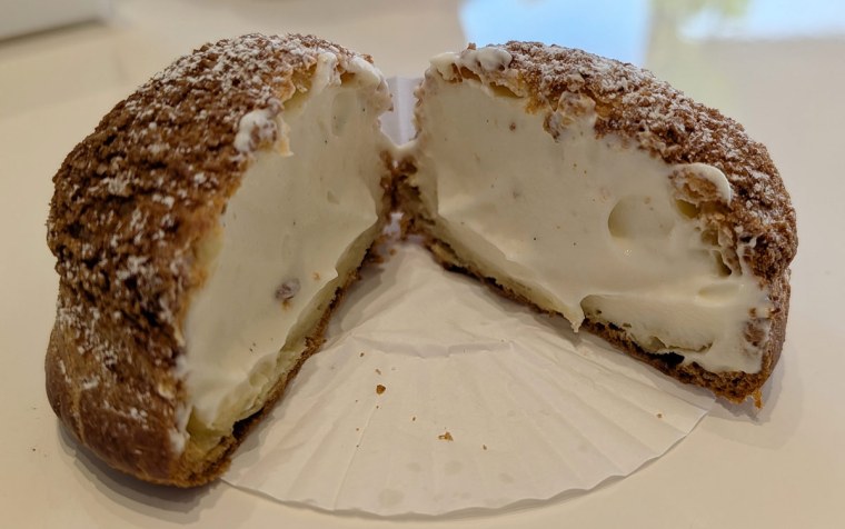 Delicious Cream Puffs at Ian Cakery