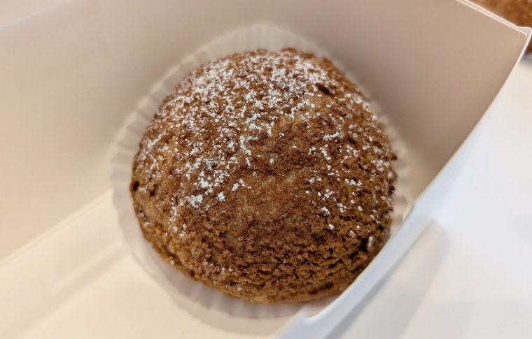 Delicious Cream Puffs at Ian Cakery