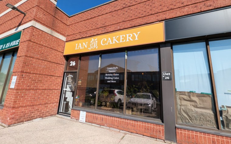 Delicious Cream Puffs at Ian Cakery