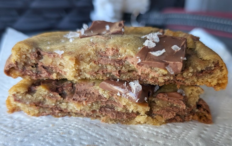 Eight Cookies